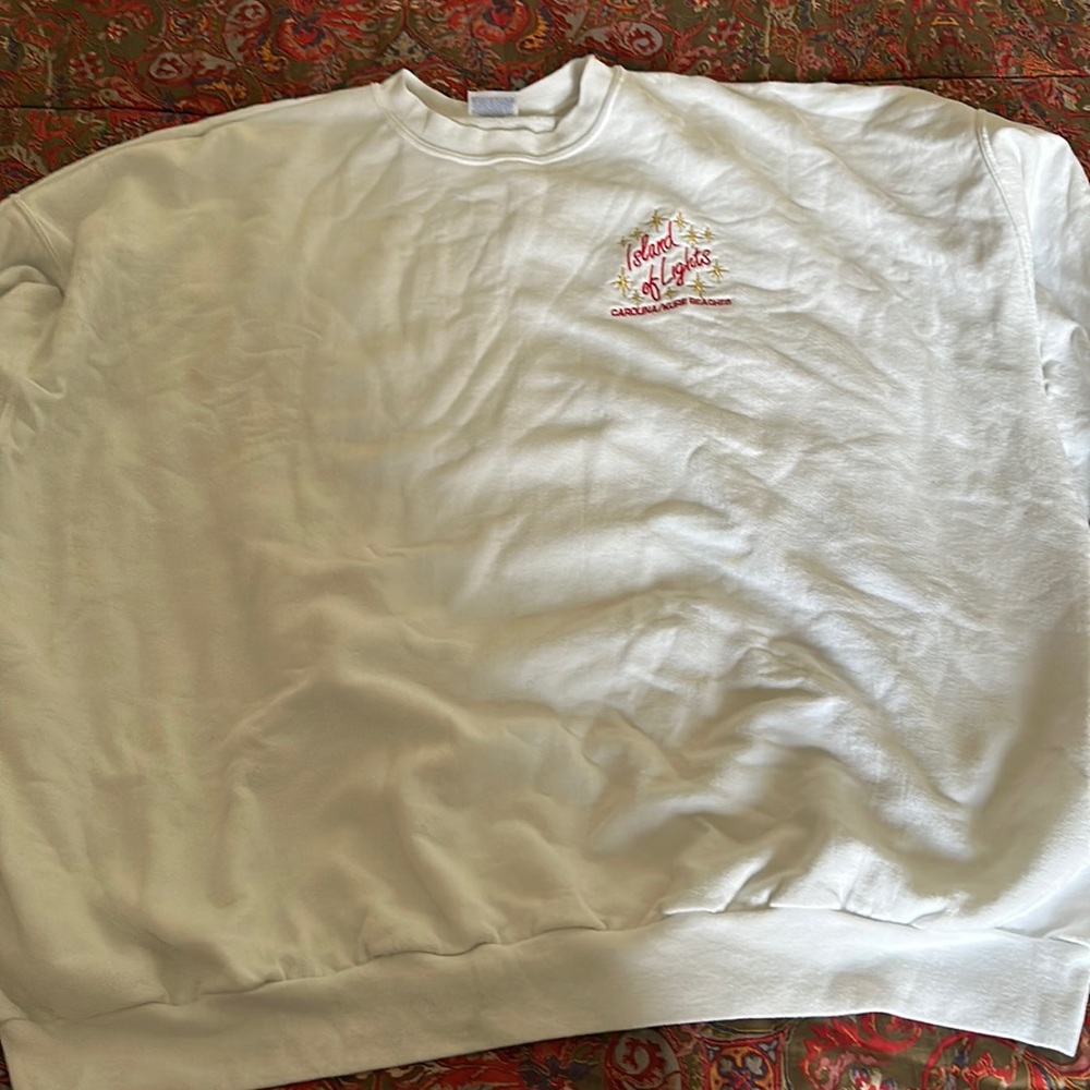Women’s adult XL Island of Lights pullover